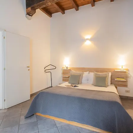 Up On The Roof By Rent * كومو