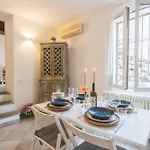 Up On The Roof By Rent Apartman Como