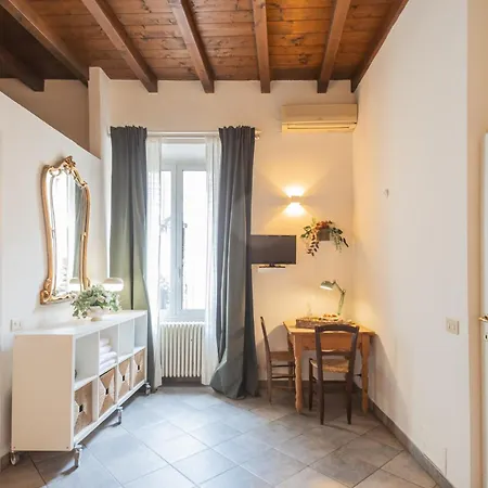 Apartman Up On The Roof By Rent Como