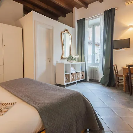 Up On The Roof By Rent Como